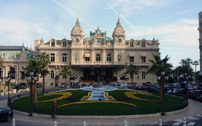 Impresionante frente del Casino Monte Carlo