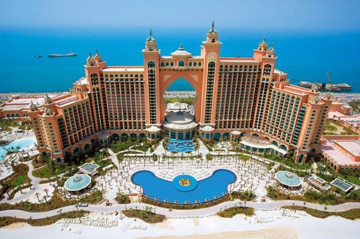 Vista aérea del imponente complejo del Hotel Atlantis