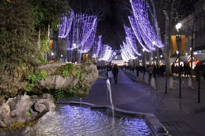 Decoraciones navideñas en Provence, Francia