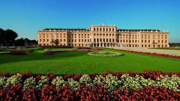 Magnífica entrada al Palacio Schonbrunn