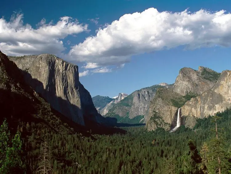 Vista desde el mirador Vista de Túnel del Parque Nacional Yosemite