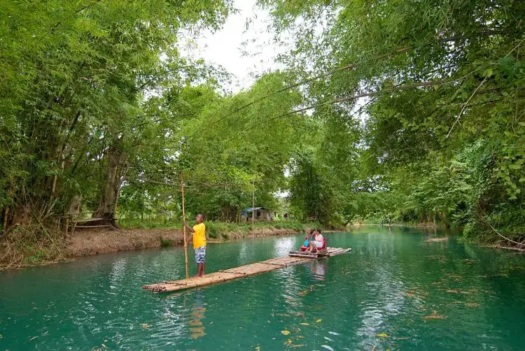 Río Martha Rae