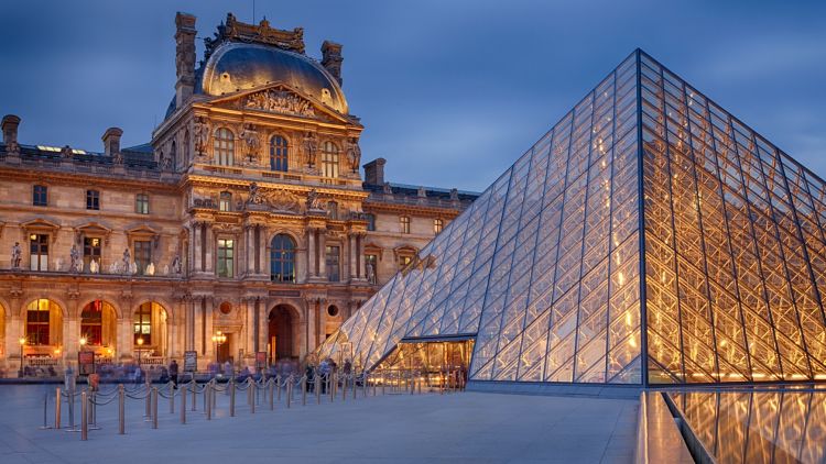 Patio del Louvre