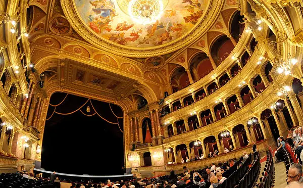 interior vienna opera house