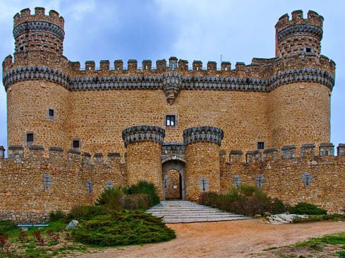 Castillo De Manzanares El Real Historia Caracteristicas Y Mas