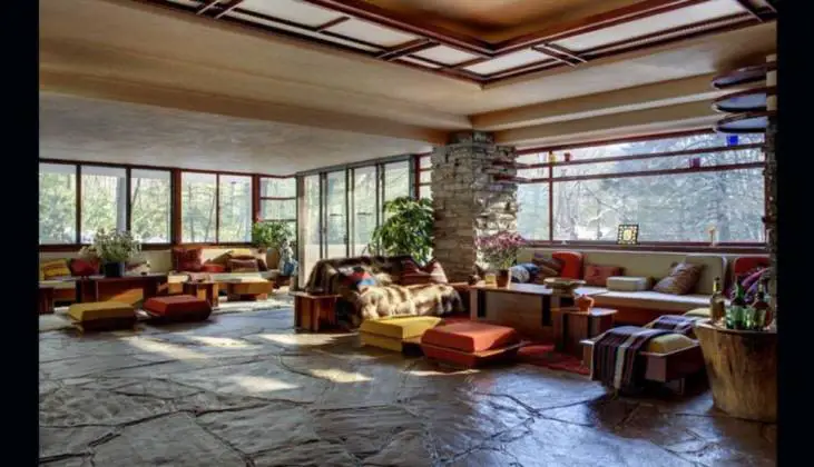 LA CASA DE LA CASCADA, CONSTRUCCIÓN ESTADOUNIDENSE