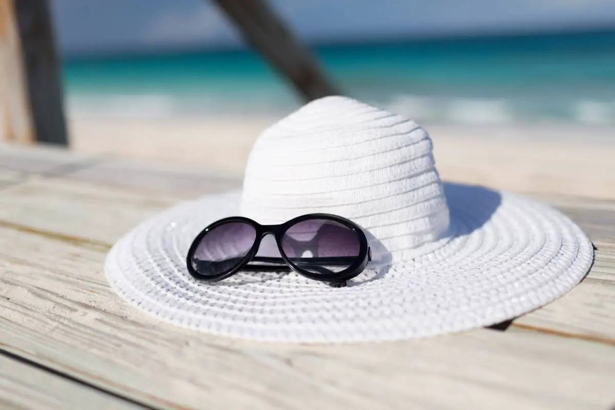 Merchandising personalizado para vacaciones: Sombreros abanicos